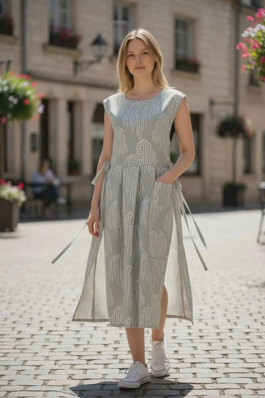 Misses Pinafore Vintage Apron